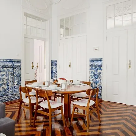 Downtown Chiado Treasure Apartamento *