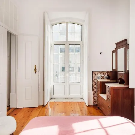 Downtown Chiado Treasure Apartamento